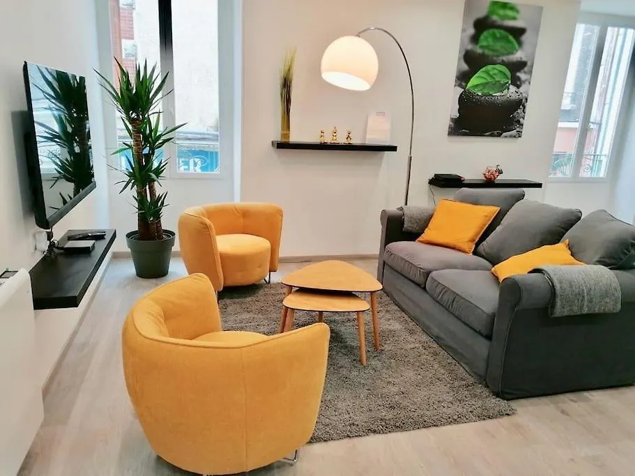 L'Harmonie 72M2 - 2 Chambres Parentales - Rue De La Halle - Hyper Centre Lourdes 0*,  France