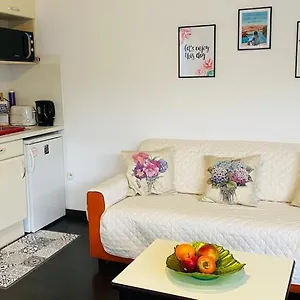Superbe Avec De Parking Gratuit Sur Place Apartamento