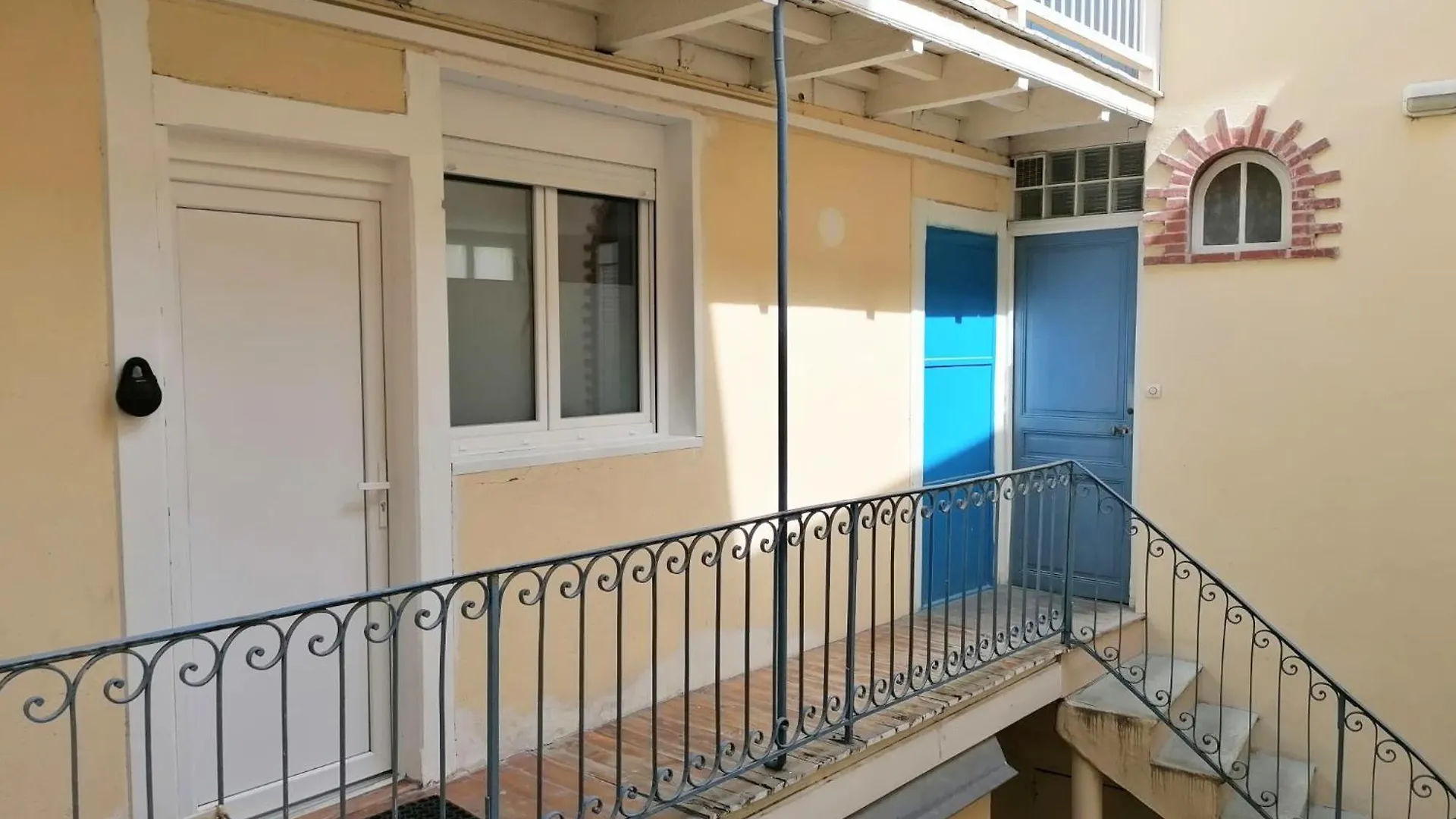 Apartment L'Harmonie 72M2 - 2 Chambres Parentales - Rue De La Halle - Hyper Centre Lourdes